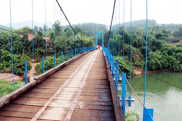 Thủ tướng yêu cầu rà soát, sửa chữa, khắc phục ngay hệ thống cầu treo trên toàn quốc- Ảnh 1.