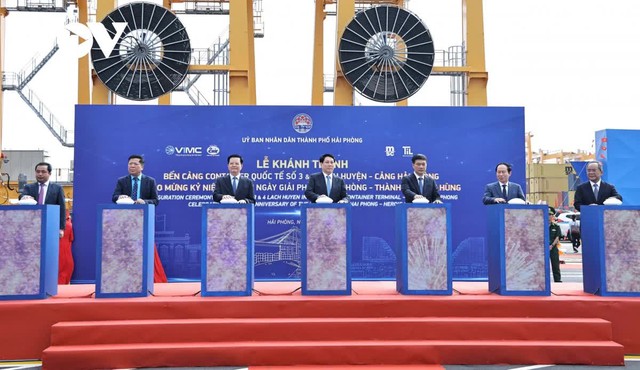 Chủ tịch nước Lương Cường dự lễ khánh thành 2 bến cảng container quốc tế gần 7.000 tỷ đồng ở Lạch Huyện