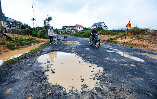 Sớm sửa chữa QL27 đoạn qua huyện Đam Rông, tỉnh Lâm Đồng - Ảnh 1.