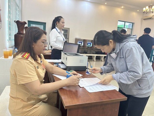 TP.HCM chính thức tổ chức sát hạch, cấp giấy phép lái xe cho người dân - Ảnh 10.