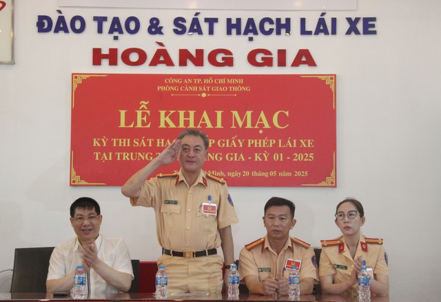 TP.HCM chính thức tổ chức sát hạch, cấp giấy phép lái xe cho người dân - Ảnh 2.
