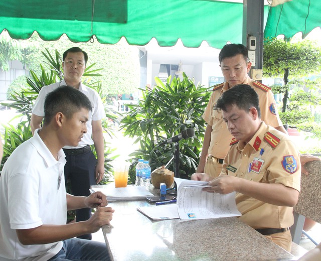 TP.HCM chính thức tổ chức sát hạch, cấp giấy phép lái xe cho người dân - Ảnh 12.