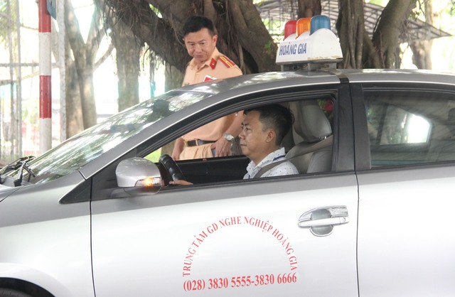 TP.HCM chính thức tổ chức sát hạch, cấp giấy phép lái xe cho người dân - Ảnh 14.