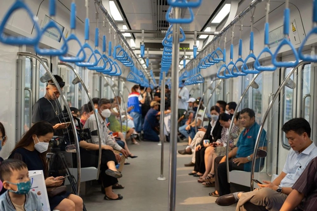 Từ ngày 1/6, hành khách dùng CCCD gắn chip để đi metro Bến Thành - Suối Tiên - Ảnh 1.