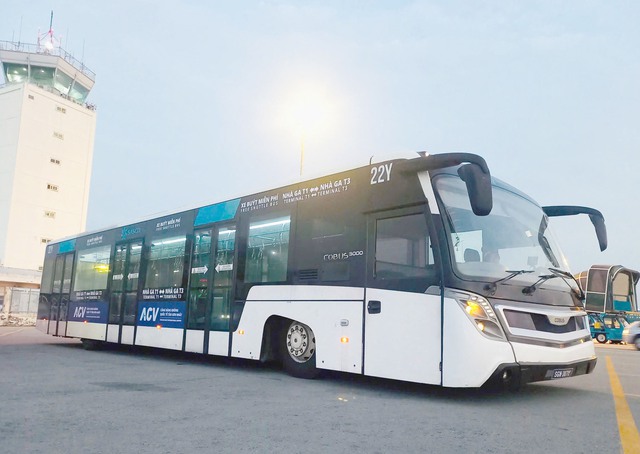 Ngày cuối nghỉ lễ sân bay Tân Sơn Nhất đón 120.000 khách thấp hơn dự báo - Ảnh 4.