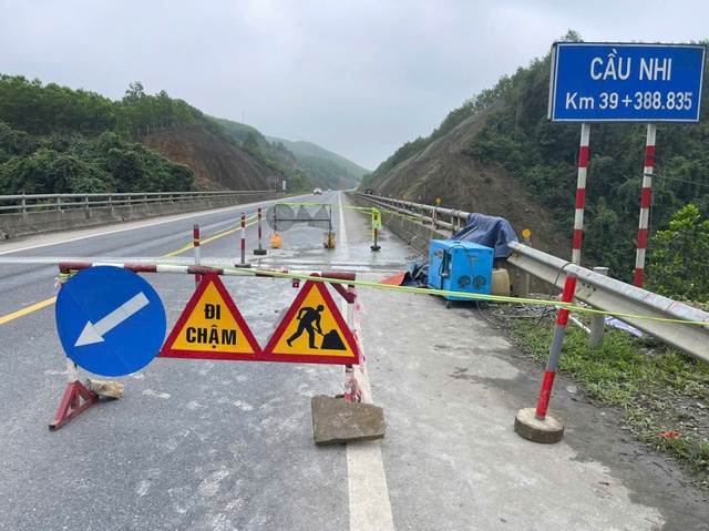 Sửa chữa xong hư hỏng trên tuyến Cam Lộ - La Sơn - Ảnh 1.