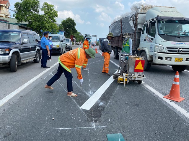 Phê bình nhiều địa phương chậm giải ngân vốn bảo trì - Ảnh 1.