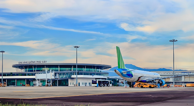 Tăng cường các chuyến bay đêm từ Hà Nội, TP. HCM đi và đến Cảng hàng không Phù Cát - Ảnh 1.