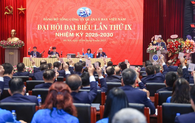 VATM đã hoàn thành xuất sắc nhiệm vụ trung tâm là điều hành bay an toàn, hiệu quả - Ảnh 2.