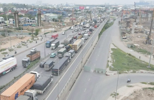 TP.HCM đẩy nhanh thi công Vành đai 3 giảm kẹt xe nút giao Tân Vạn - Ảnh 1.