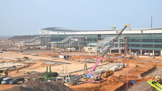 Bộ Xây dựng đề xuất giao TP.HCM làm đường sắt kết nối sân bay Long Thành - Tân Sơn Nhất - Ảnh 1.