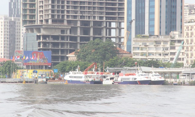 TP.HCM tăng cường kiểm tra bến thuỷ nội địa trong mùa mưa, bão - Ảnh 3.