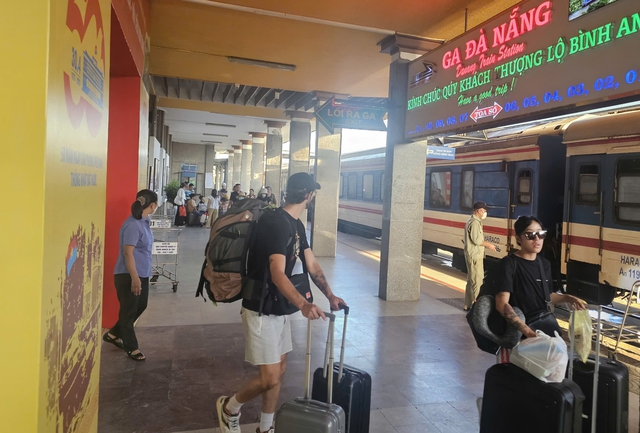 Ngành đường sắt tăng cường tàu vào dịp Đại lễ 2/9 - Ảnh 1.