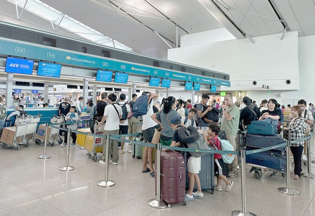 TP.HCM tăng cường tàu, xe phục vụ người dân đi chơi Lễ 2/9 - Ảnh 3.