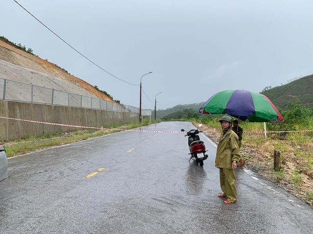 Ảnh hưởng bão số 5: Mưa to, kéo dài gây ngập lụt nhiều khu vực ở Quảng Ninh - Ảnh 7.