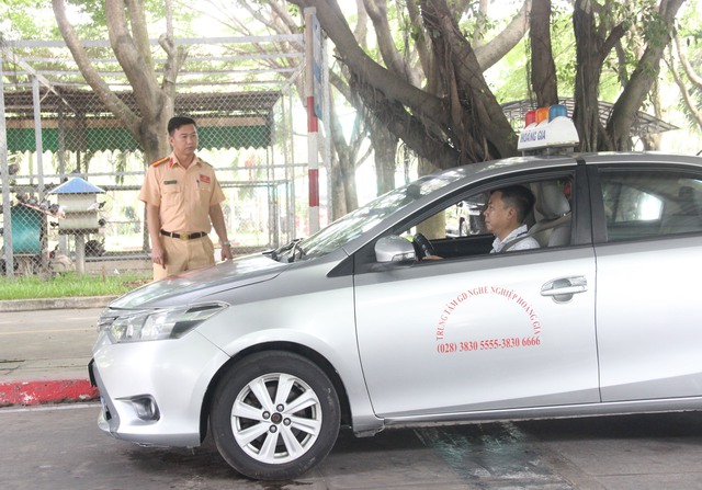 CSGT TP.HCM lý giải nguyên nhân khiến hơn 125.000 người đậu sát hạch nhưng chưa có bằng lái xe - Ảnh 1.