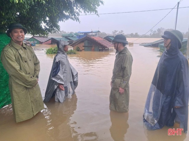 Hà Tĩnh chịu ảnh hưởng kép từ bão số 5 và số 6 - Ảnh 1.