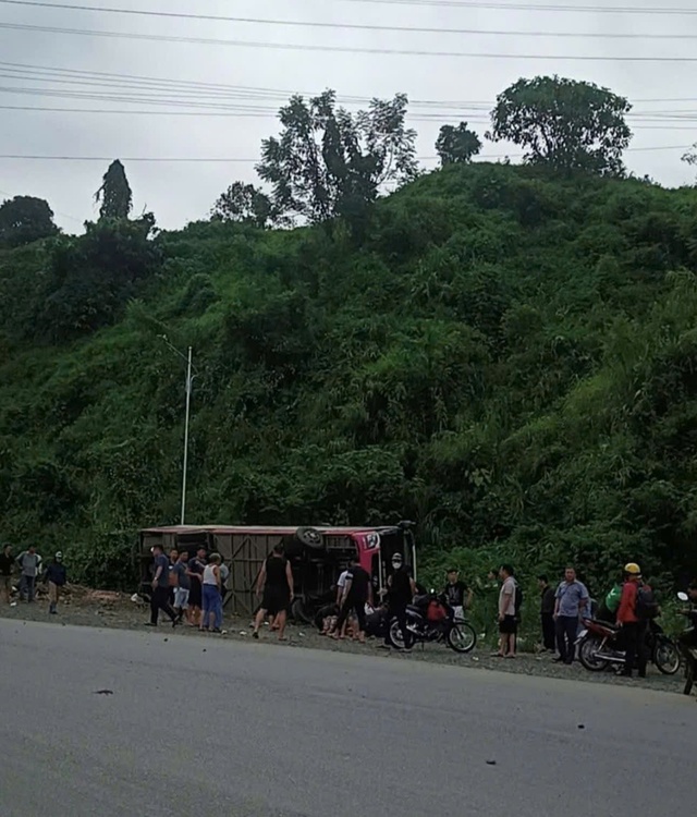 Thông tin chính thức vụ lật xe khách ở Phú Thọ- Ảnh 1. Thông tin chính thức vụ lật xe khách ở Phú Thọ- Ảnh 1.