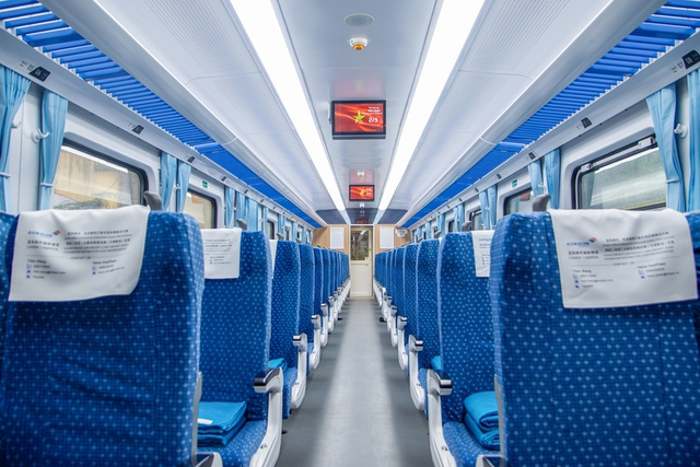 Ngày 10/8, ngành đường sắt đưa vào khai thác đoàn tàu du lịch chất lượng cao tuyến Hà Nội – Đồng Hới. - Ảnh 2.