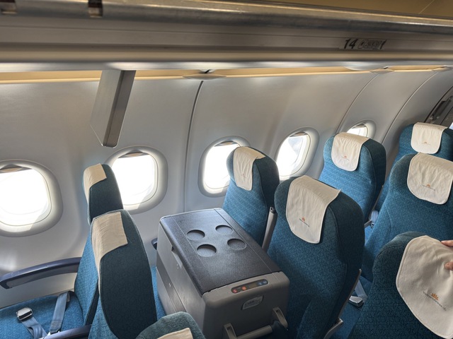 Chuyến bay đặc biệt từ Hà Nội về Huế mang theo cơ hội sống cho bệnh nhân cần ghép tim - Ảnh 3.