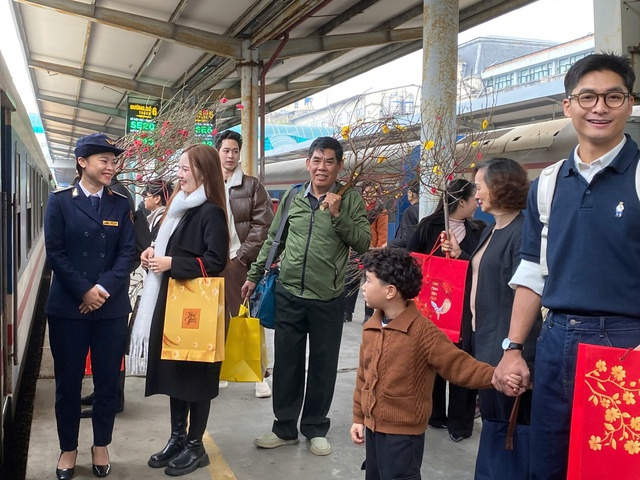 Ngành đường sắt cung ứng hơn 300 nghìn vé tàu Tết Bính Ngọ 2026- Ảnh 1.