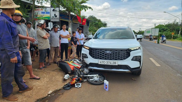 Đắk Lắk: Xe máy tông xe đạp điện, một học sinh tử vong thương tâm- Ảnh 2.