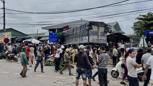 Thủ tướng chỉ đạo khắc phục hậu quả, điều tra nguyên nhân vụ TNGT đặc biệt nghiêm trọng tại Quảng Trị- Ảnh 1.