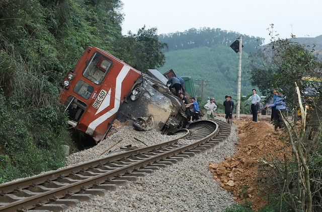 Đề xuất tăng trách nhiệm của doanh nghiệp trong giải quyết TNGT đường sắt - Ảnh 1.