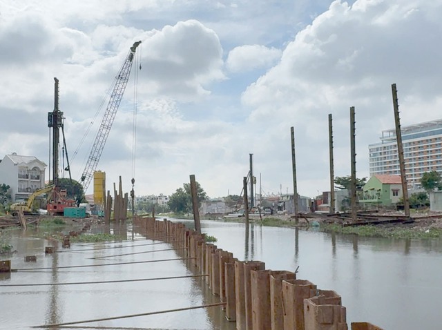 Dự án nạo vét, cải tạo rạch Xuyên Tâm nguy cơ chậm tiến độ do hơn 2.000 hộ dân chưa bàn giao mặt bằng - Ảnh 2.