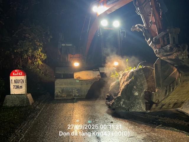 Ứng phó với bão số 10 từ sớm, từ xa - Ảnh 1.