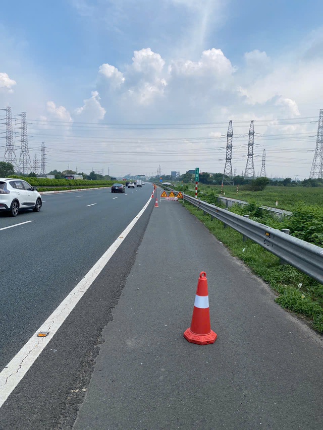 Tập trung ứng phó với bão số 10 và mưa lũ, sạt lở - Ảnh 3.