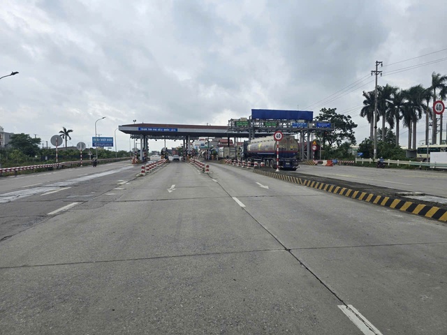 Tập trung ứng phó với bão số 10 và mưa lũ, sạt lở - Ảnh 2.