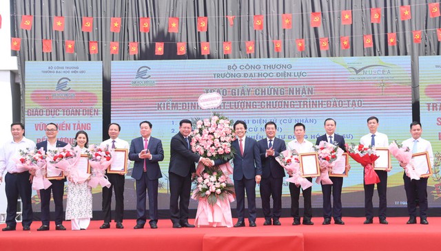 Trường Đại học Điện lực khai giảng năm học 2025 - 2026 - Ảnh 1.