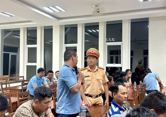 Gần 80 lái xe vận chuyển mía ở Đắk Lắk cam kết chấp hành nghiêm các quy định, đảm bảo TTATGT- Ảnh 3.