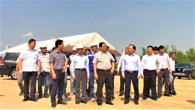 Thủ tướng Phạm Minh Chính: Cao tốc Vân Phong - Nha Trang sẽ về đích dịp 30/4/2025- Ảnh 1.