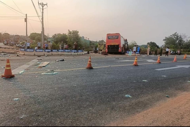 Khởi tố vụ TNGT giữa 2 xe khách ở Gia Lai khiến 1 người tử vong, 17 người bị thương- Ảnh 1.