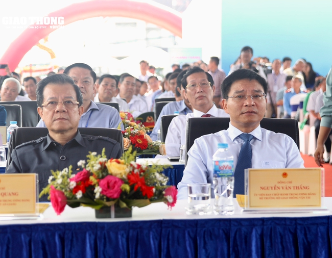 Chính thức khánh thành và đưa vào sử dụng tuyến tránh Long Xuyên- Ảnh 2.