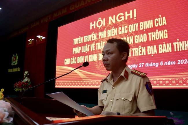 Đắk Lắk: 90 doanh nghiệp vận tải ký cam kết không vi phạm, đảm bảo trật tự ATGT- Ảnh 2.