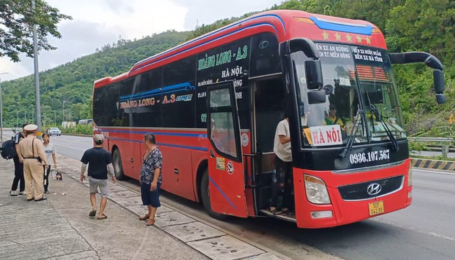 Vụ CSGT Đà Nẵng hỗ trợ gia đình đi bộ trên QL1 về Tuyên Quang: Đón nhận thêm niềm vui bất ngờ- Ảnh 1.