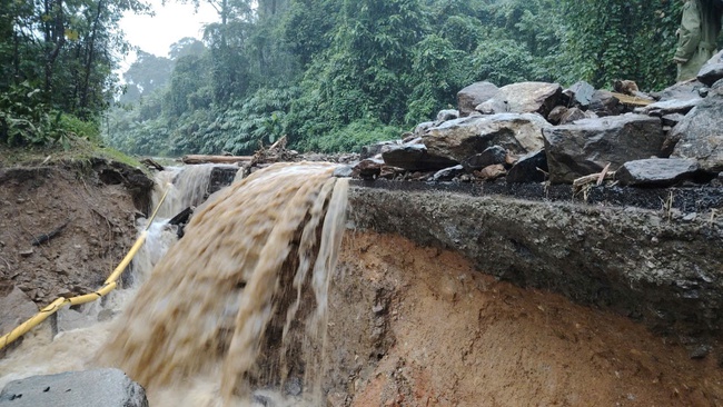 Thủ tướng Chính phủ yêu cầu tập trung ứng phó khẩn cấp và khắc phục hậu quả mưa lũ lớn ở khu vực Trung bộ- Ảnh 1.