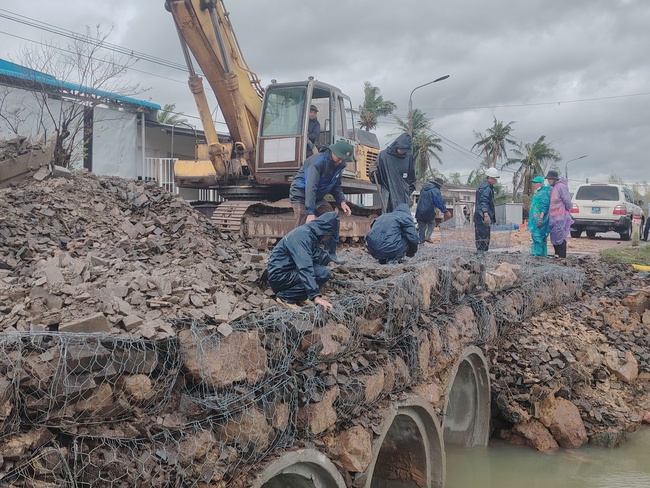 Cập nhật tình hình giao thông ở Nam Trung bộ: Tuyến QL1 đã thông suốt- Ảnh 2.