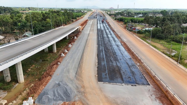 Sớm hỗ trợ công tác vận chuyển vật tư trên cao tốc Biên Hoà - Vũng Tàu- Ảnh 2.