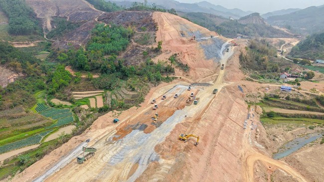 Người Đèo Cả trên những công trường “không nghỉ”- Ảnh 1.