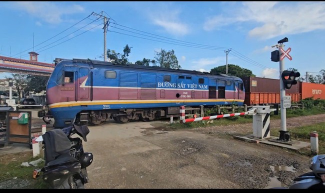 Vì sao cần chắn tự động đường sắt đóng, mở sớm?- Ảnh 1.