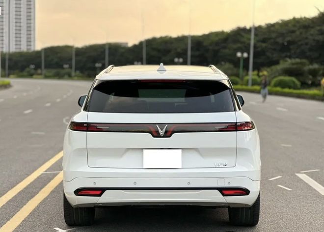 Chủ xe VinFast VF9 bất ngờ vì khấu hao sau 1 năm lăn bánh tại Việt Nam- Ảnh 4.