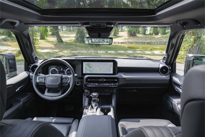 Toyota Land Cruiser Prado 2025 ra mắt khách Việt: Nhiều trang bị lần đầu xuất hiện, giá hơn 3,4 tỷ đồng- Ảnh 5.