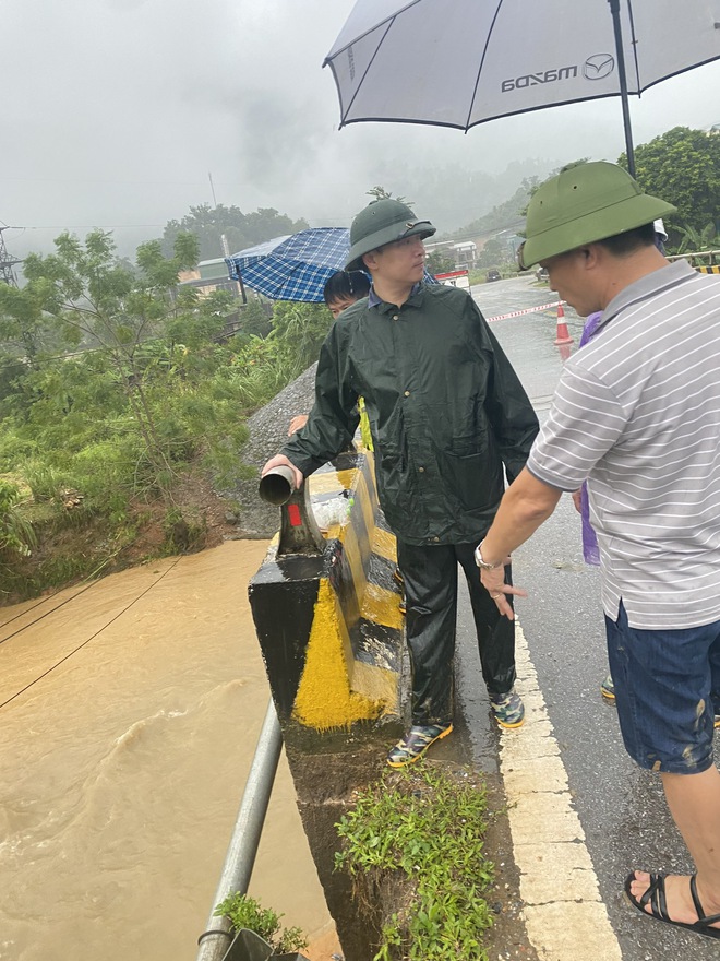 Thông xe QL2 sau gần 4 ngày ách ắc - Ảnh 5.