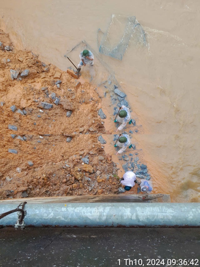 Thông xe QL2 sau gần 4 ngày ách ắc - Ảnh 7.