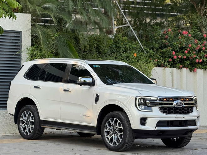 Giá lăn bánh Ford Everest tháng 10/2024: Giảm mạnh gây khó Toyota Fortuner, Hyundai Santa Fe- Ảnh 3.