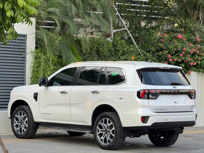 Giá lăn bánh Ford Everest tháng 10/2024: Giảm mạnh gây khó Toyota Fortuner, Hyundai Santa Fe- Ảnh 4.